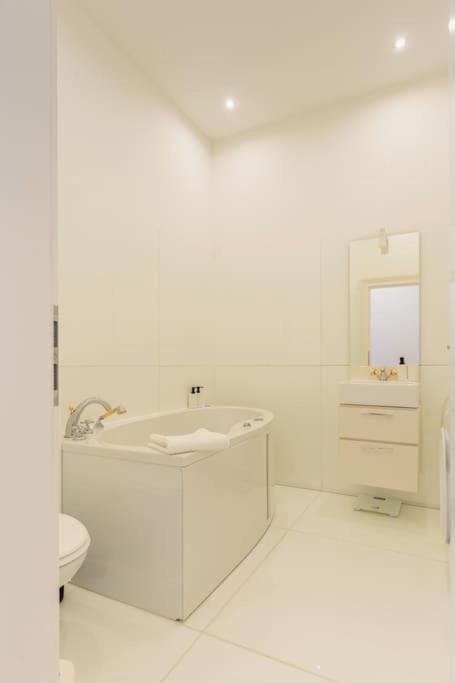 Luxurioes Wohnen Mit Anbindung Ans Zentrum 20 Minuten Wien